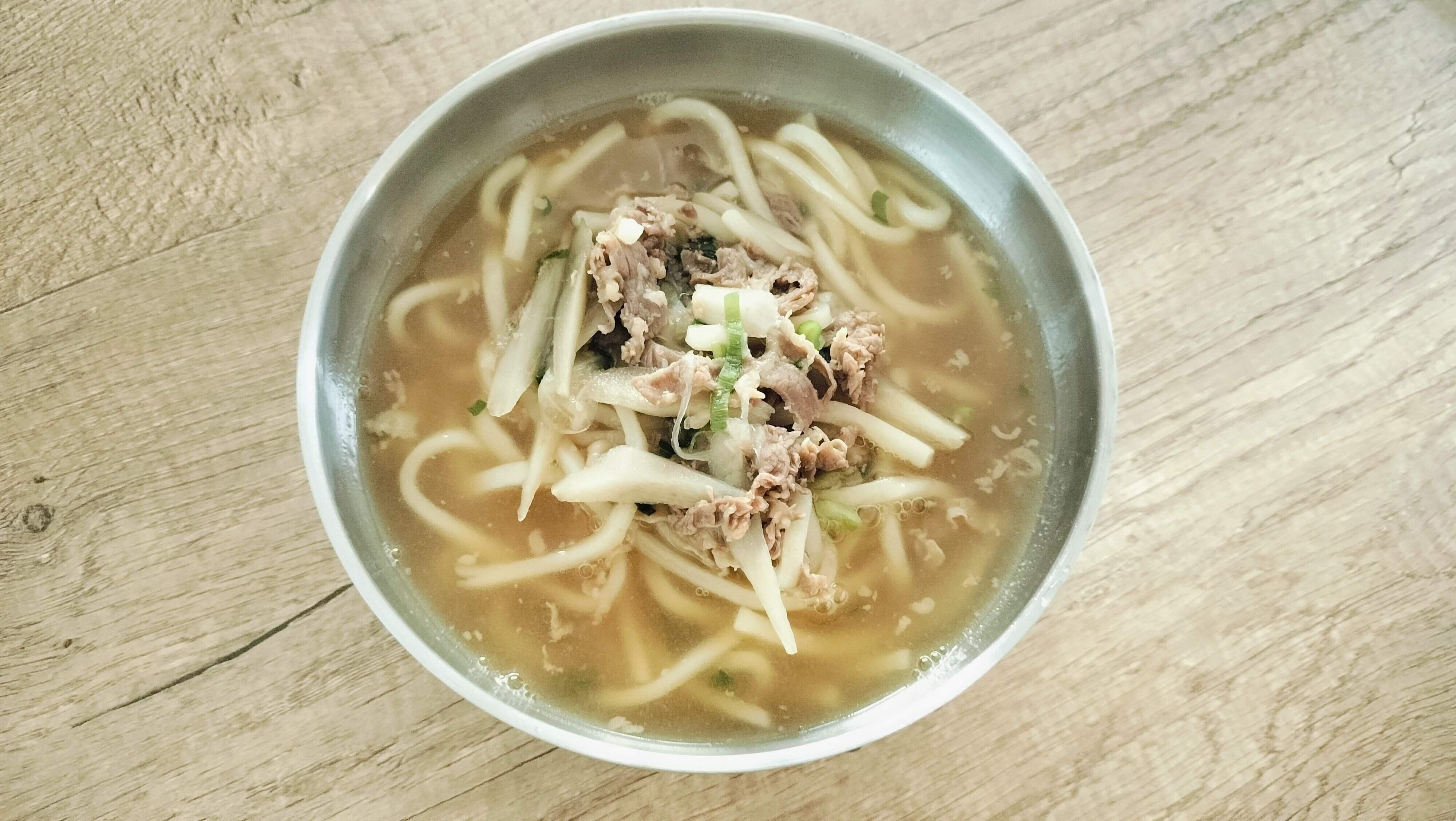 完成した肉うどん