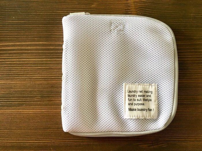 ニトリには複数の洗濯ネットが販売されていますが、とくにおすすめなのが、この「洗える干せるポーチネット」