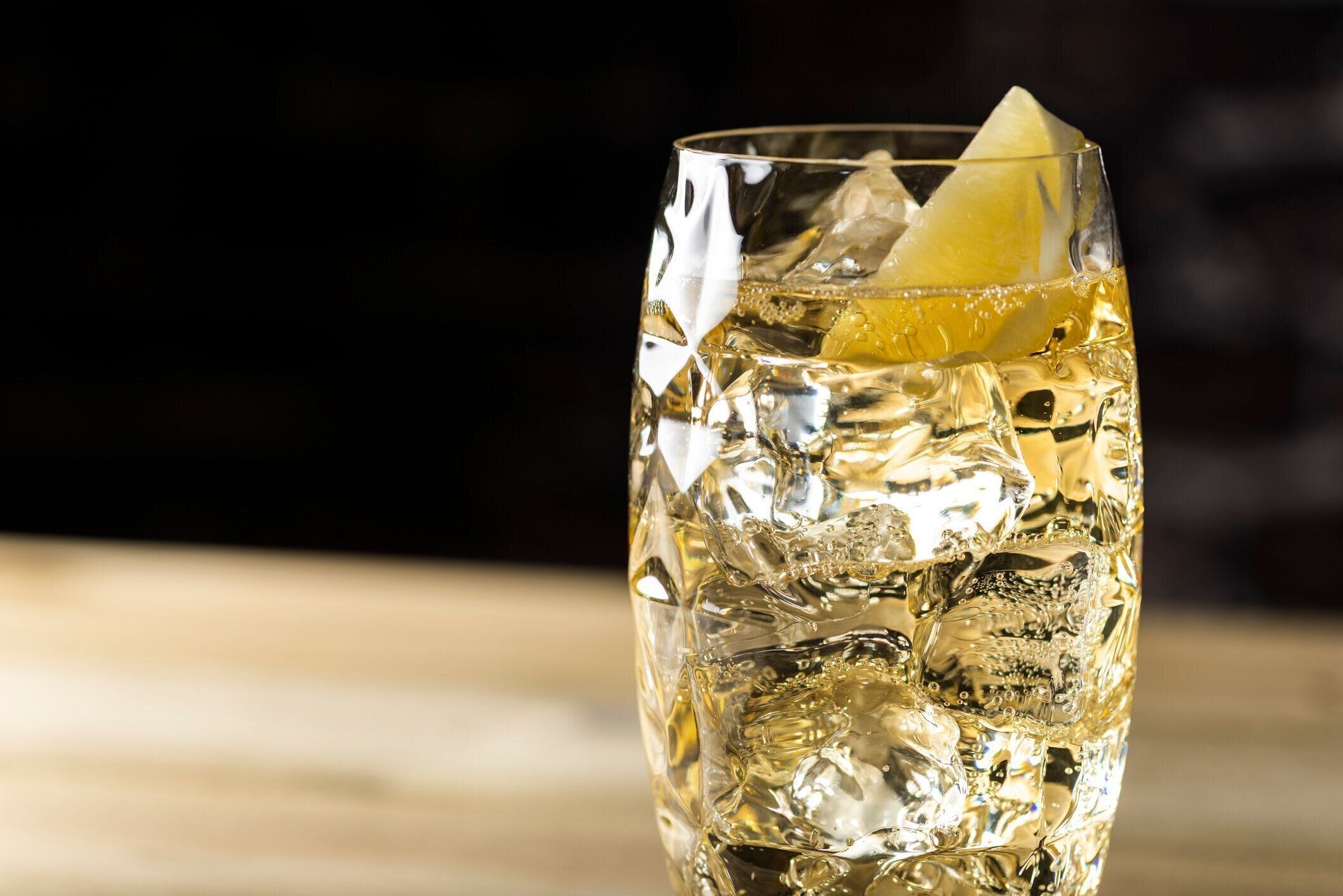 管理栄養士監修 ウイスキー はいつまでおいしく飲める 賞味期限はある 正しい保存方法は サンキュ