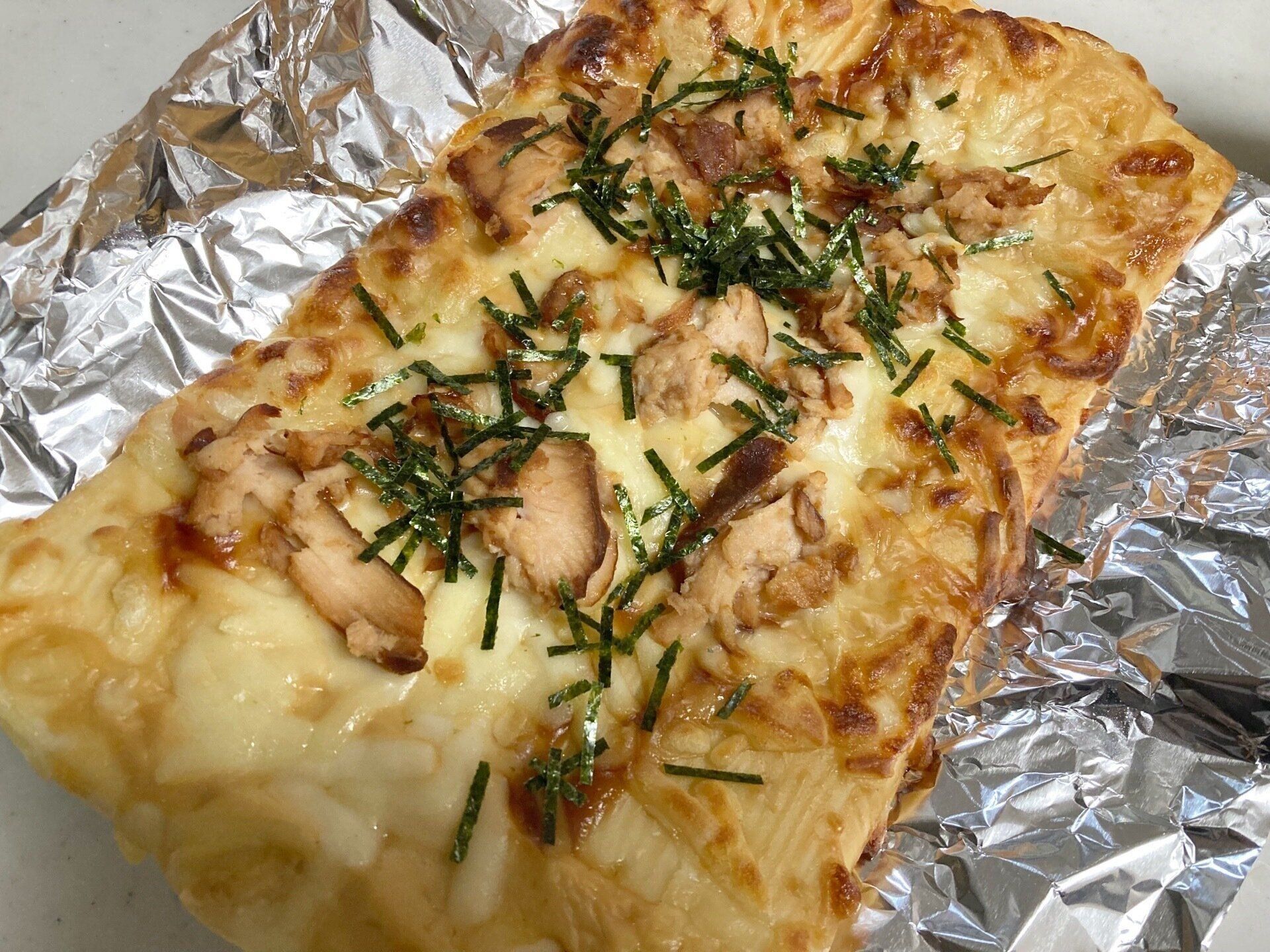 シャトレーゼ冷凍ピザ照り焼きマヨチキン