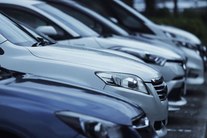 複数の駐車場の風景