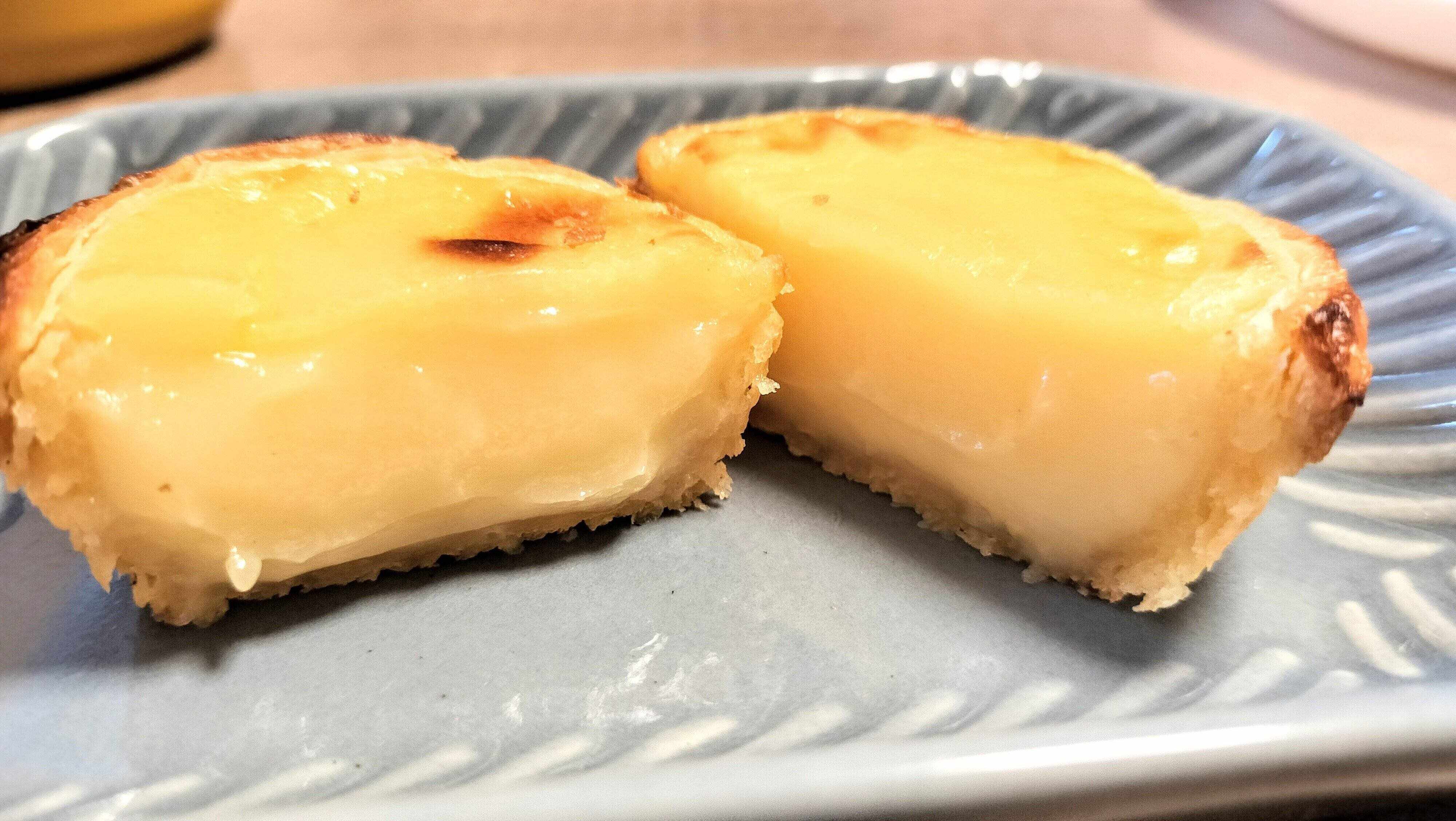 カスタードクリームはぎっしり詰まっている