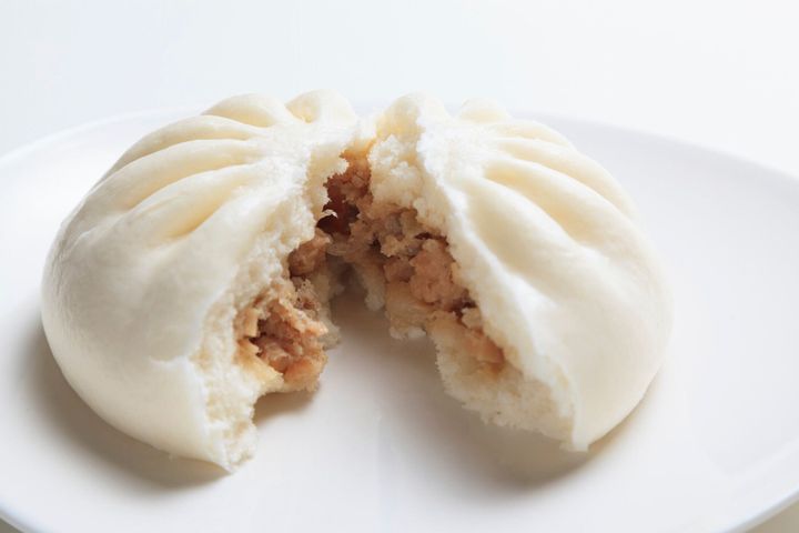 管理栄養士監修 賞味期限切れの 肉まん はいつまで大丈夫 傷んだときの特徴や保存方法を解説 サンキュ 管理栄養士監修 賞味期限切れの 肉まん はいつまで大丈夫 傷んだときの特徴や保存方法を解説 サンキュ