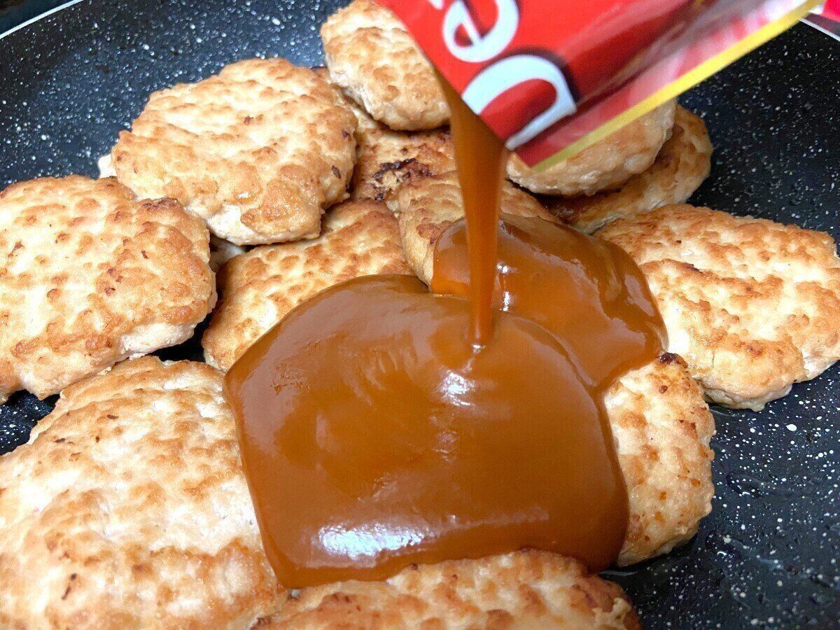 デミグラスソースハンバーグ