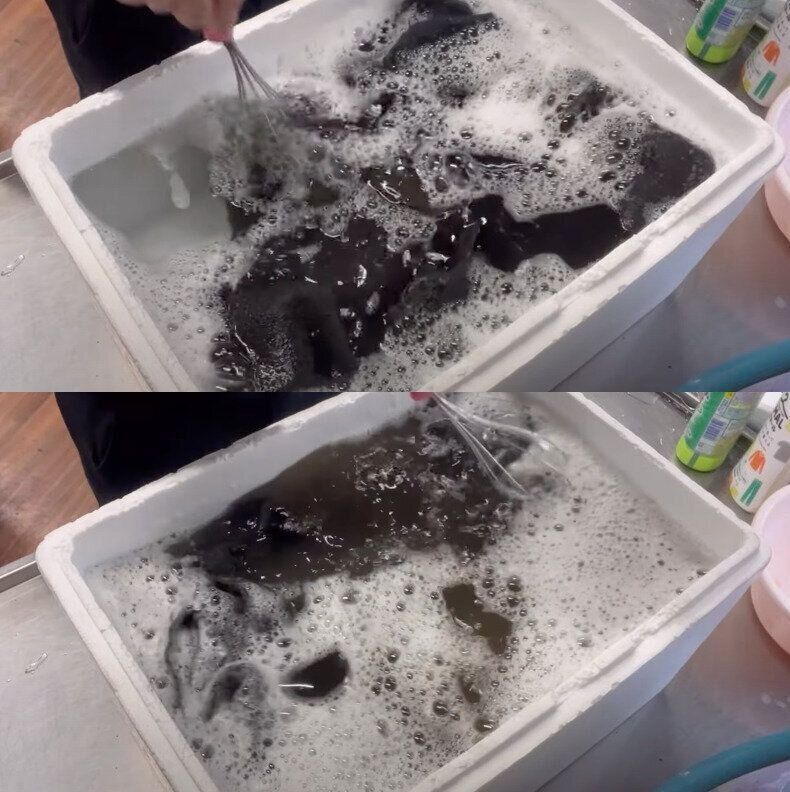 ズボンをお湯に浸した前後