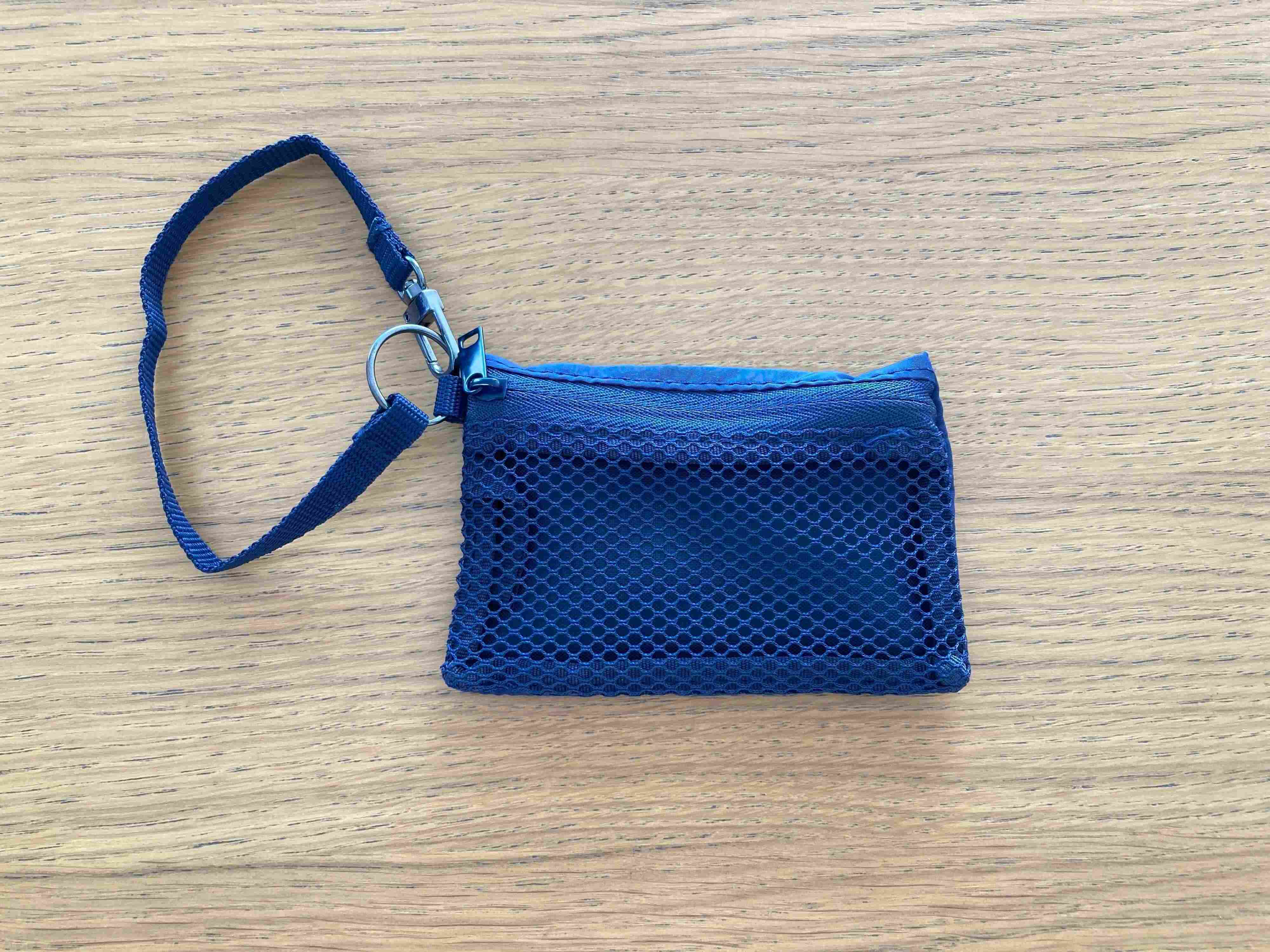 無印良品のポリエステルカードケース