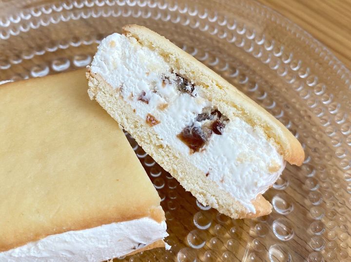 セブン リニューアルされた ラムレーズンサンド は上品な大人のアイス サンキュ セブン リニューアルされた ラムレーズンサンド は上品な大人のアイス サンキュ
