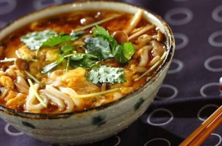 ふんわり卵とキノコのあったかあんかけうどん