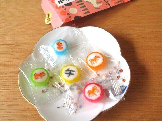 「もへじ　干支あめ　午」中身