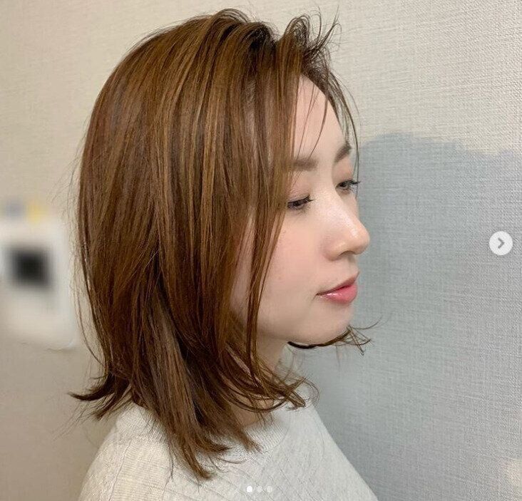 40代女性に似合う髪形　セミロング/ミディアムヘア