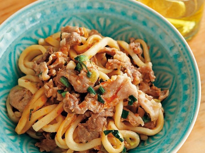 まさかの調理法 タッパーに詰めて冷凍してチンするだけ 焼きそばも汁なしうどんも一発完成 サンキュ まさかの調理法 タッパーに詰めて冷凍してチンするだけ 焼きそばも汁なしうどんも一発完成 サンキュ