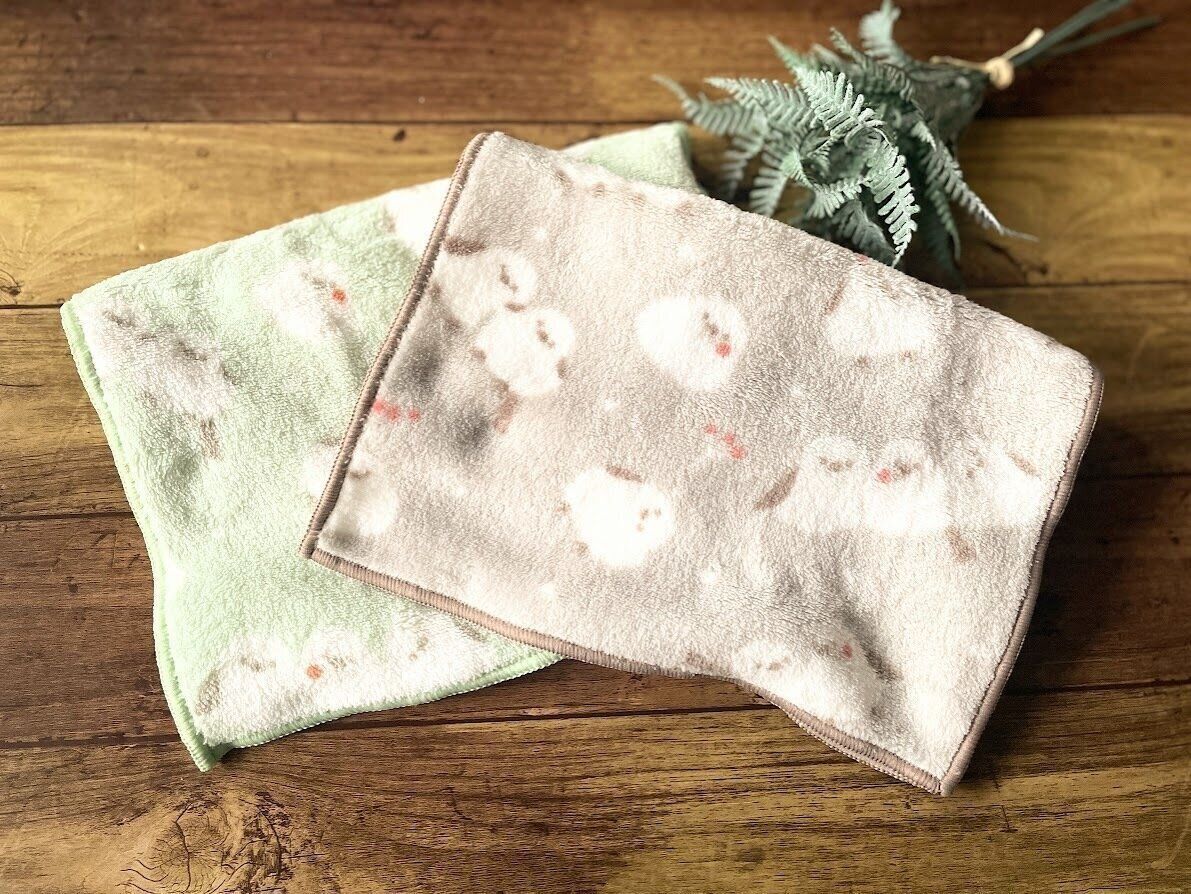 セリアのふんわりフェイスタオルシマエナガ柄