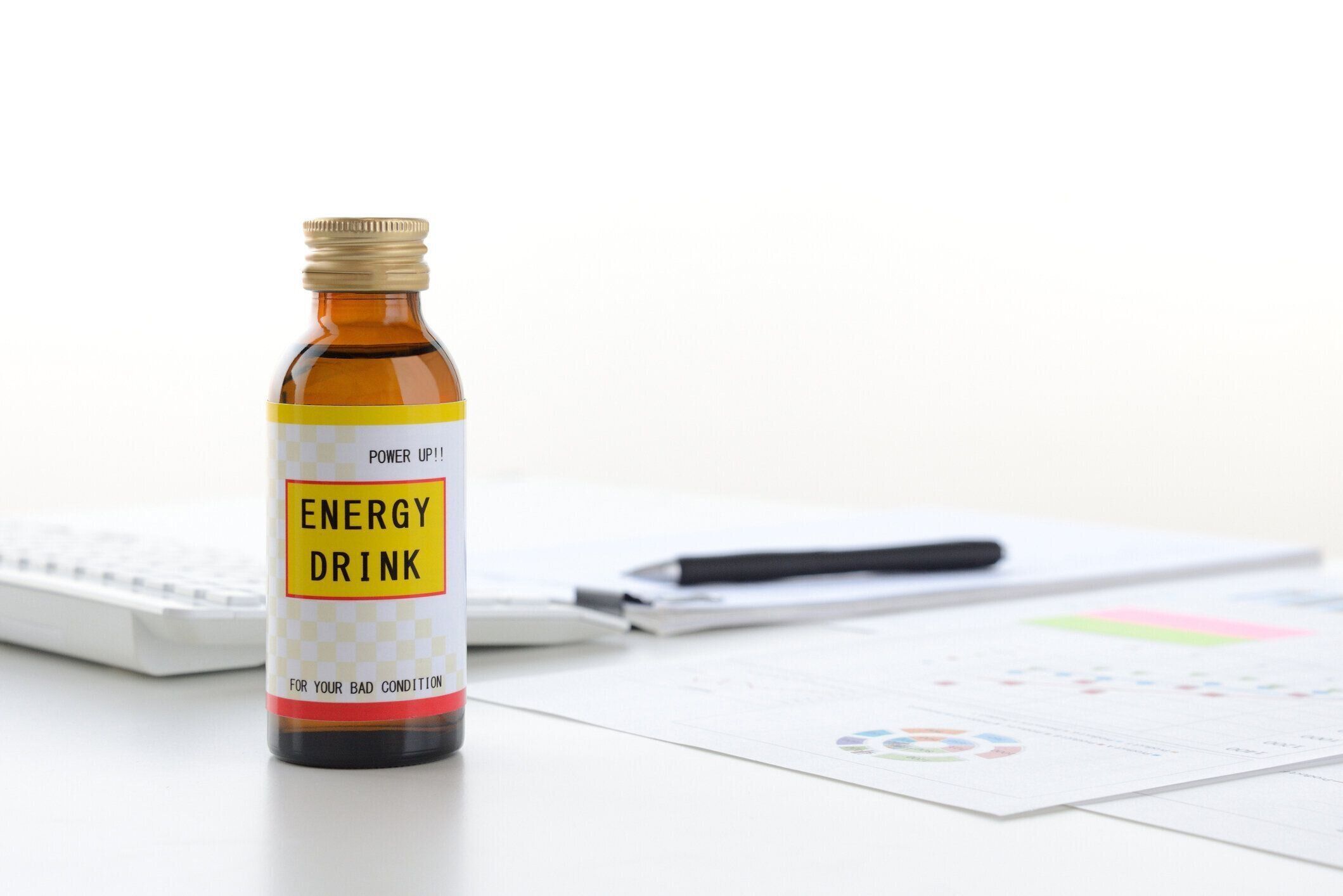 オフィスでのエナジードリンクの模倣