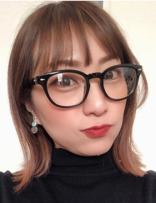 外ハネでイマドキな切りっぱなしボブ