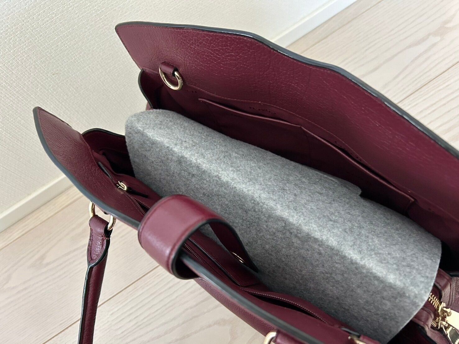 【無印良品】くり返し使えるのがうれしい！ジメジメする時期におすすめの“吊るすだけ”でOKな除湿シートはクローゼットの必需品になるかも