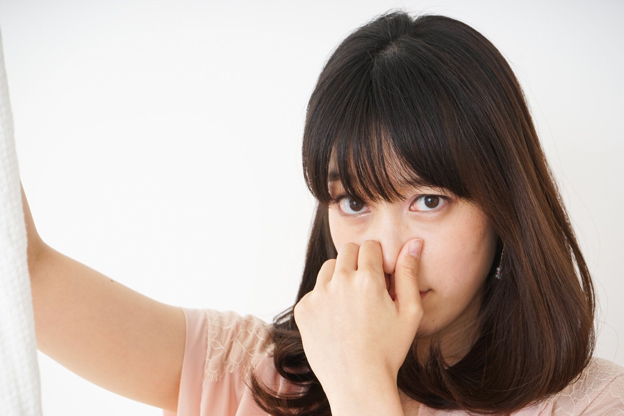 若い女性の臭い洗濯の臭いがします。