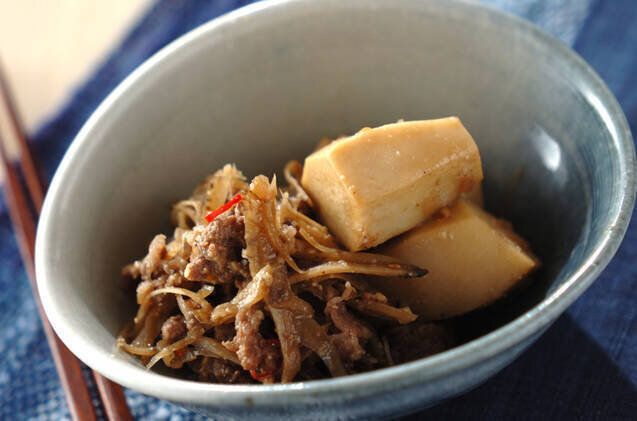 里芋とゴボウのゴマ煮