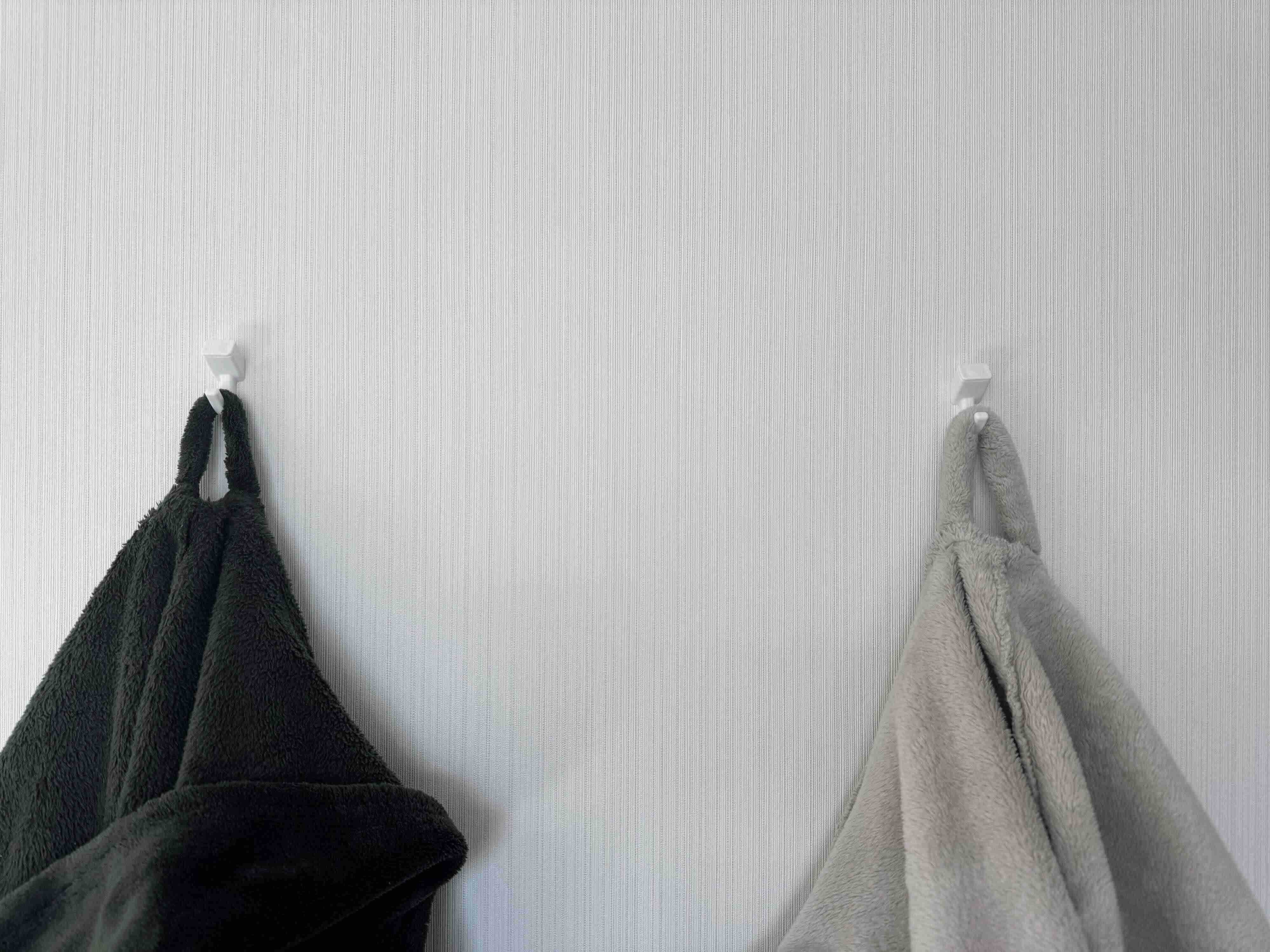 2．ピン跡が残りにくいピンフック 強力 2個