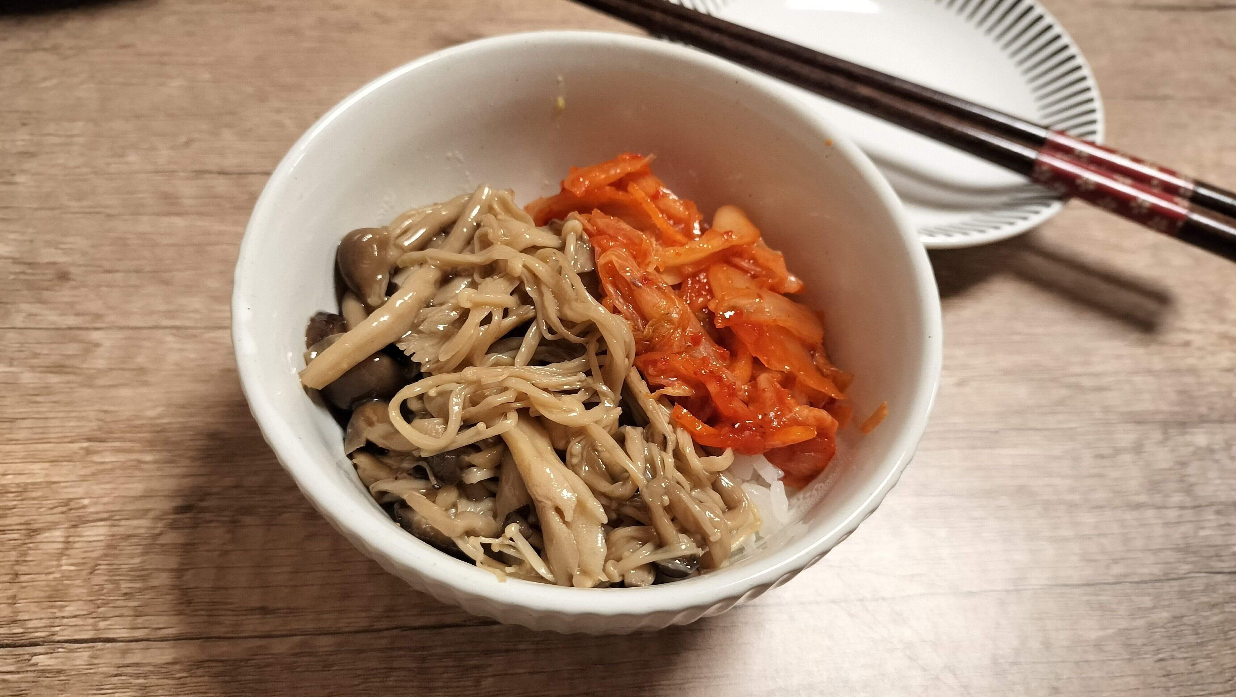 きのことキムチのどんぶり