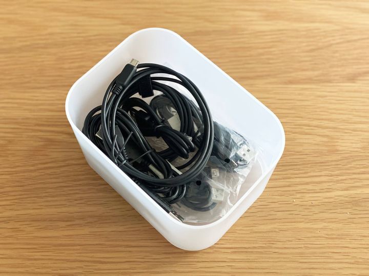 ケーブル収納は ざっくり がおすすめ 片付けやすく見つけやすい収納法 サンキュ ケーブル収納は ざっくり がおすすめ 片付けやすく見つけやすい収納法 サンキュ