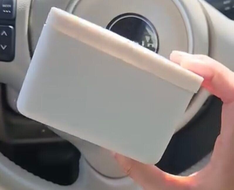 車内を快適に！【セリア】「持ち運びにも便利」「役立つ」車内の掃除アイテム2選