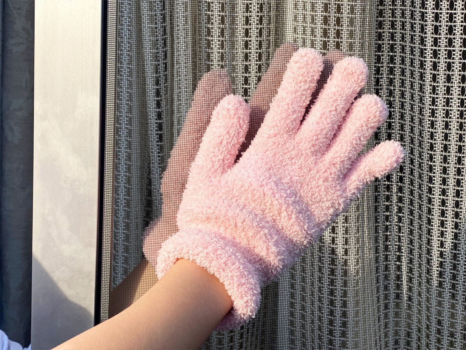 網戸はマイクロファイバー手袋で