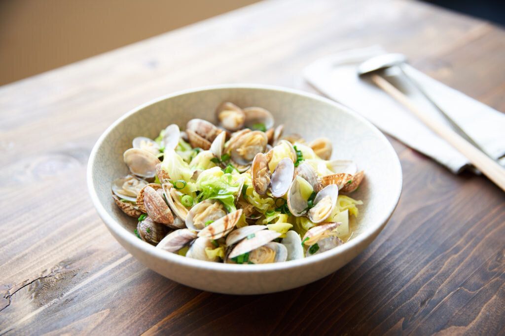 春キャベツとあさりの酒蒸し