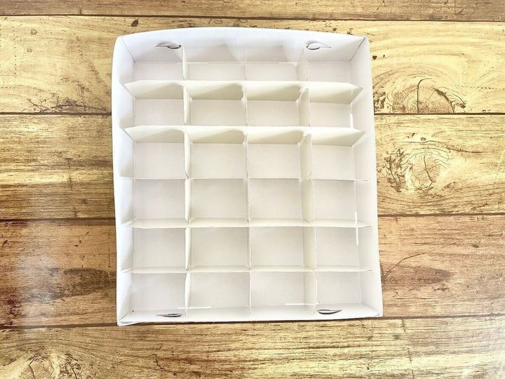 組み立て途中のアドベントカレンダー