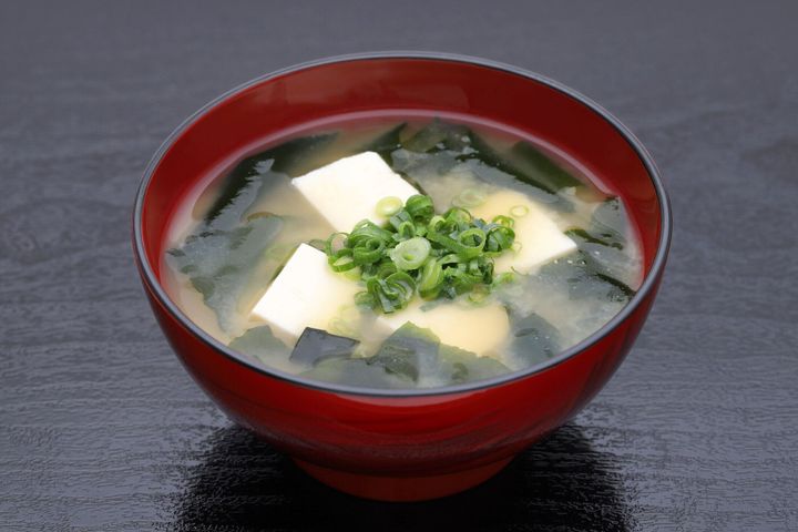 日本食、豆腐の味噌汁