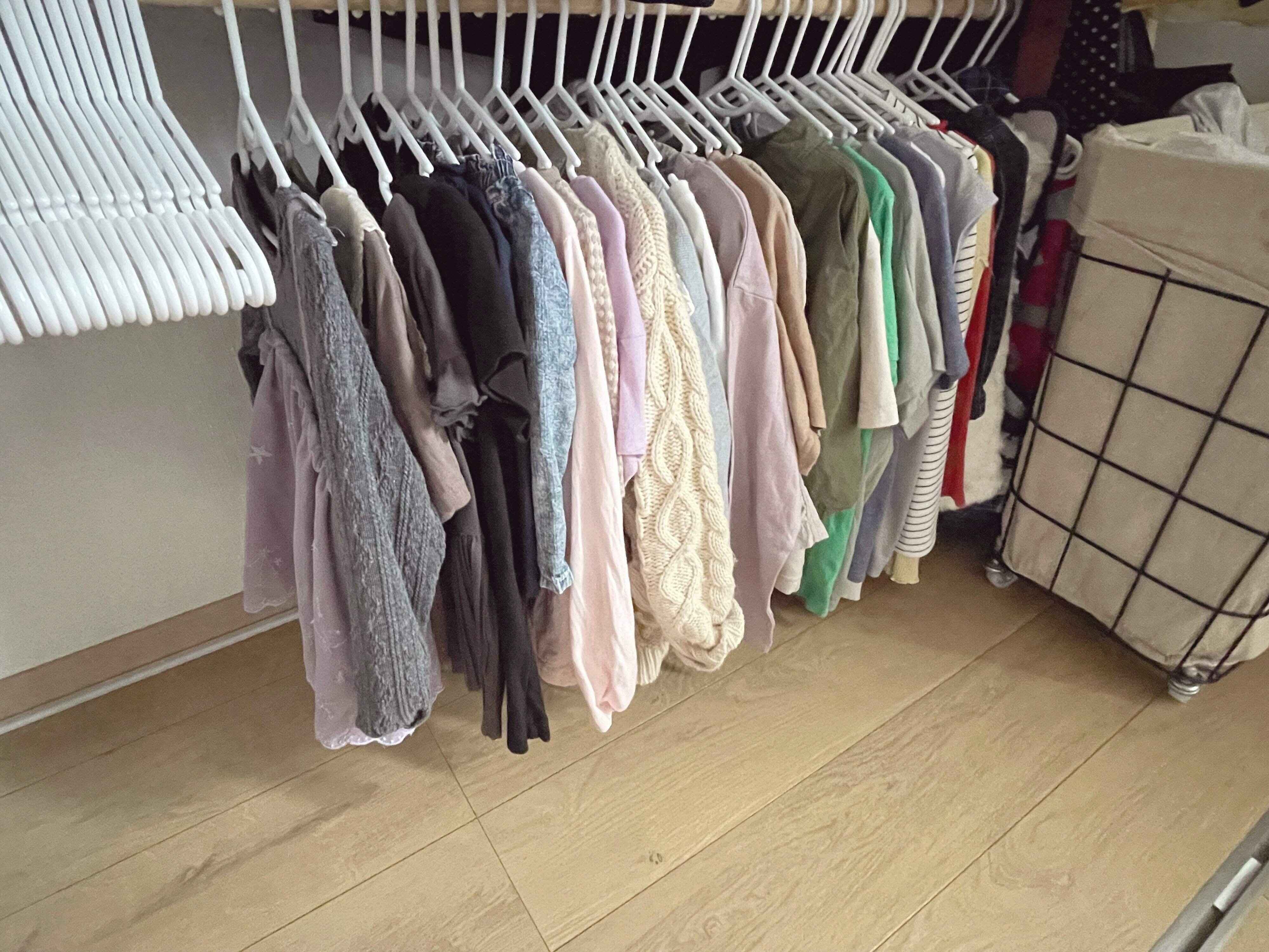 衣装ケースでなくハンガー掛けにした