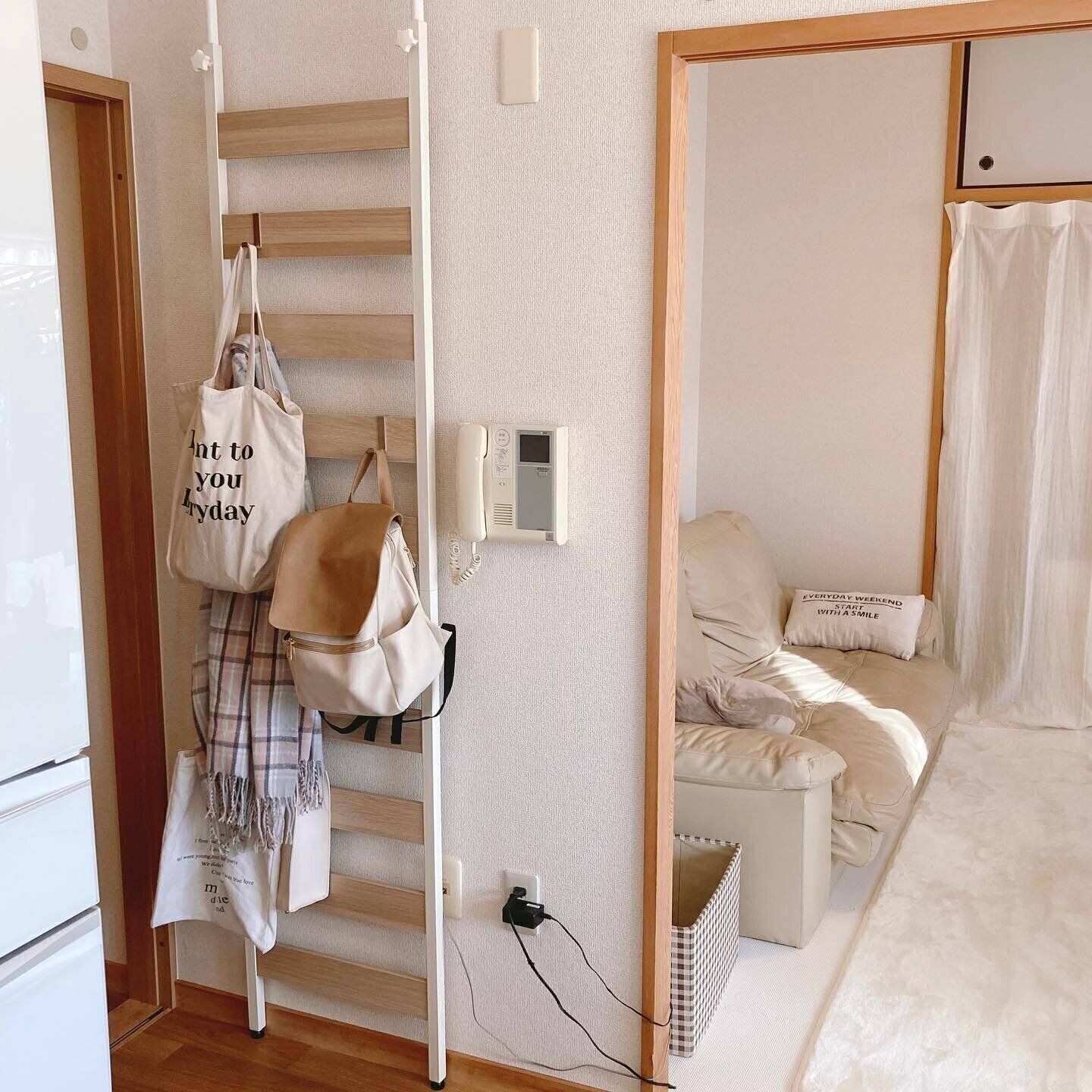 おしゃれな突っ張り式ハンガーラックを活用！