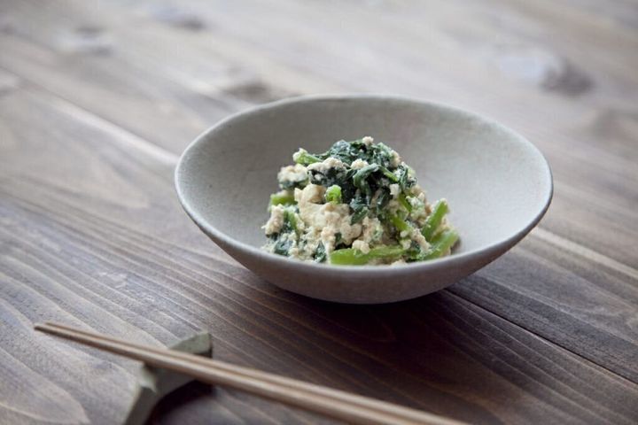 レンジ活用で手軽に。小松菜の白和え