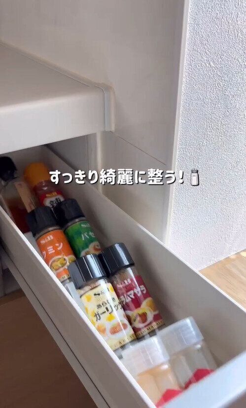 めちゃくちゃ使える！キャンドゥの「ミニブックスタンド」