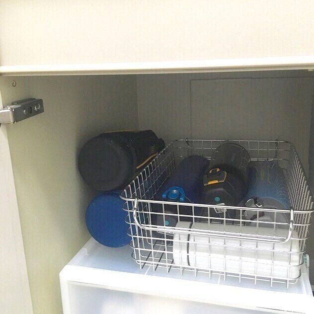 「ステンレスワイヤーバスケット3」を使って水筒収納