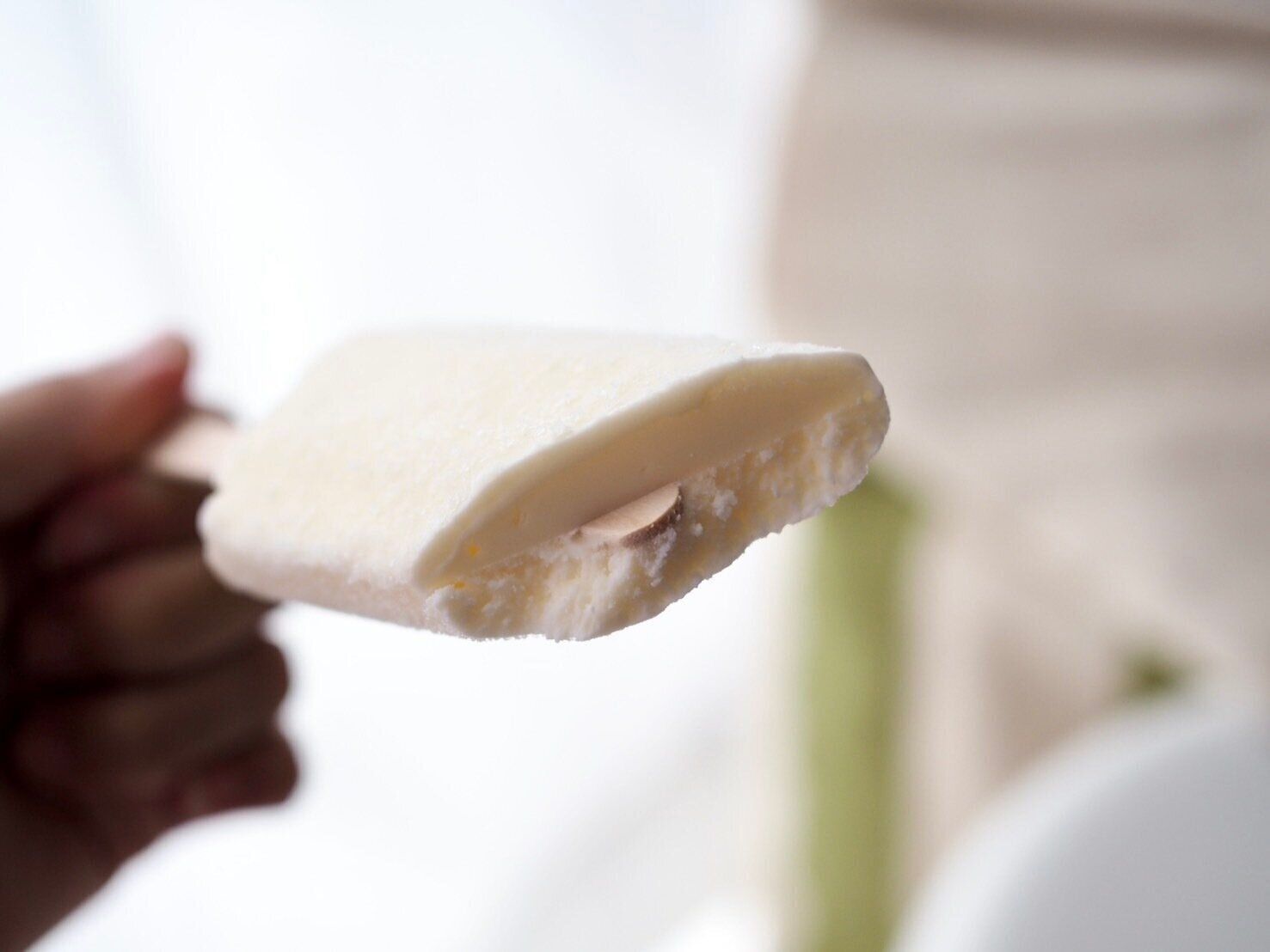 シャトレーゼ「リッチミルクバー」断面写真