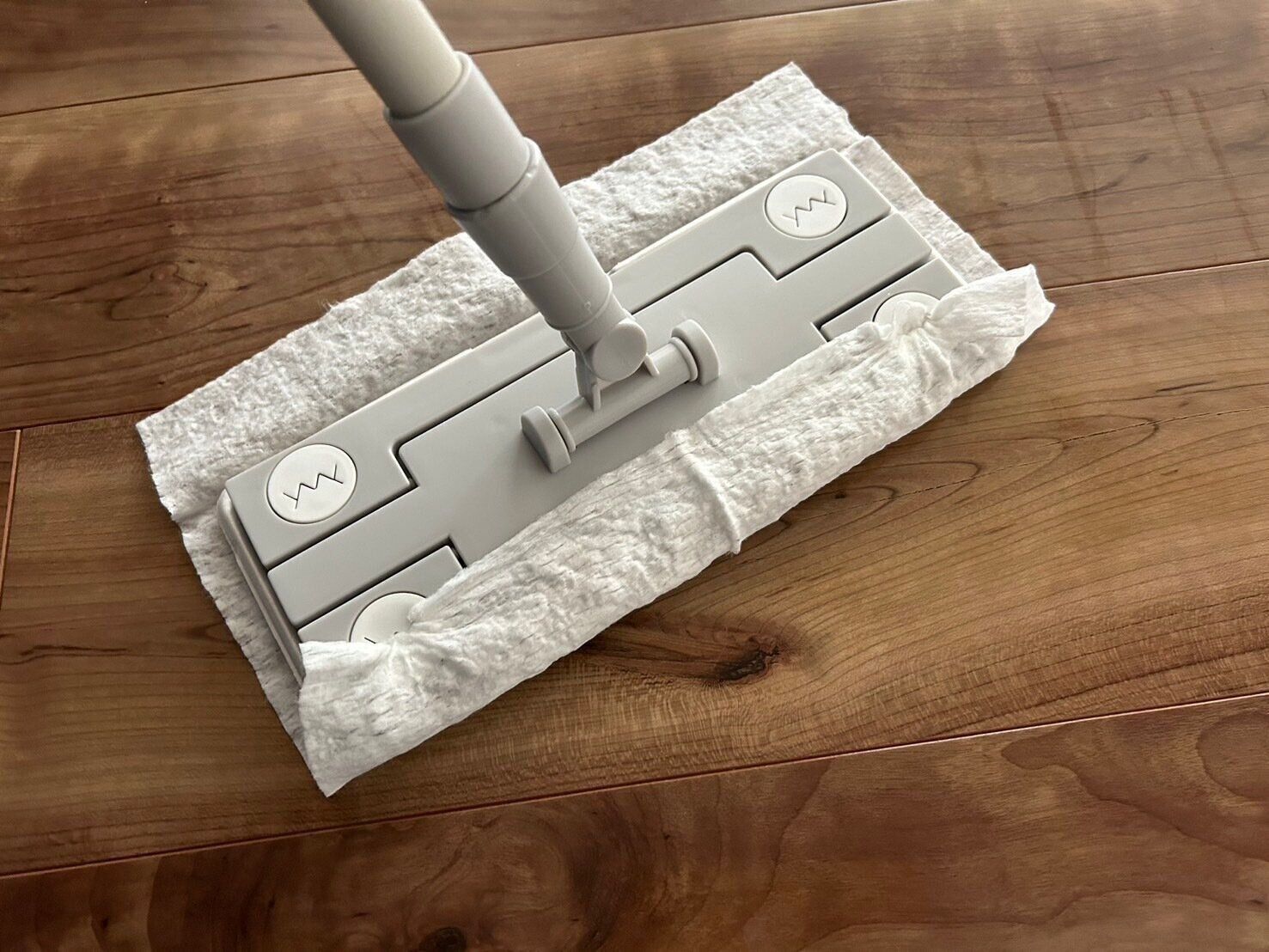 床掃除に最適！ダイソーの2WAY仕様のクリップ型モップ！