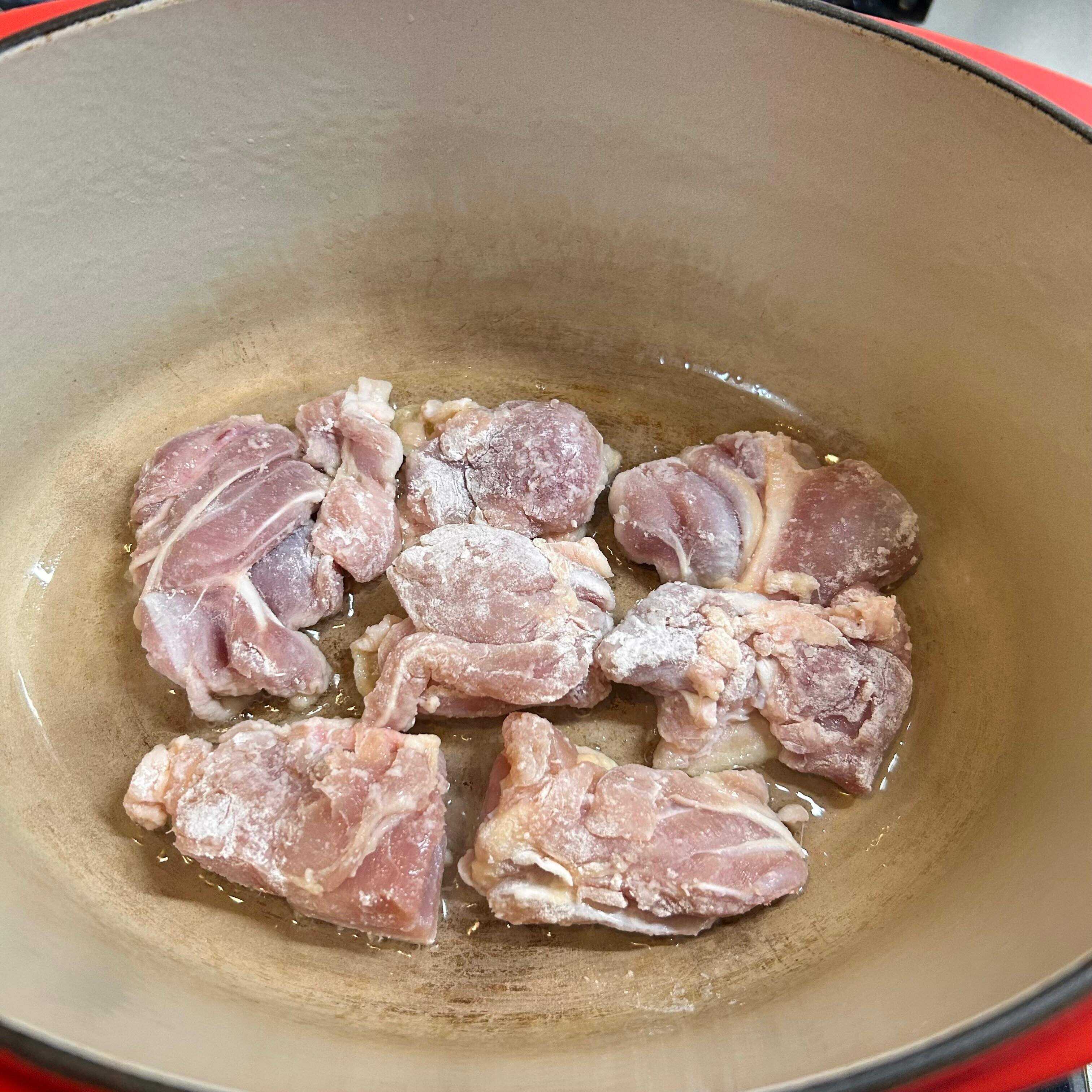 4.鶏肉を炒める