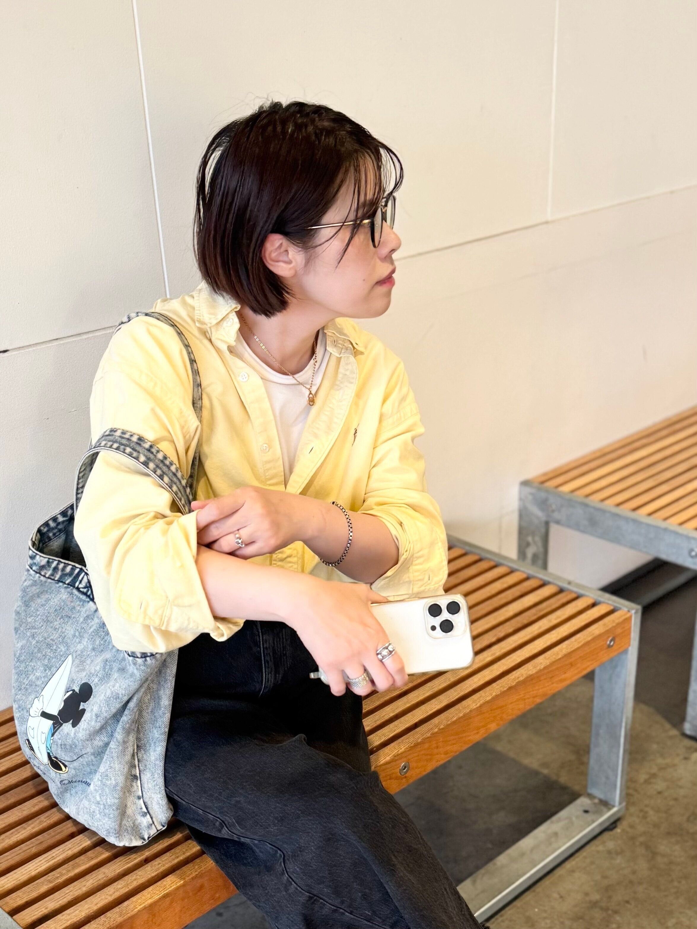 イエローシャツ