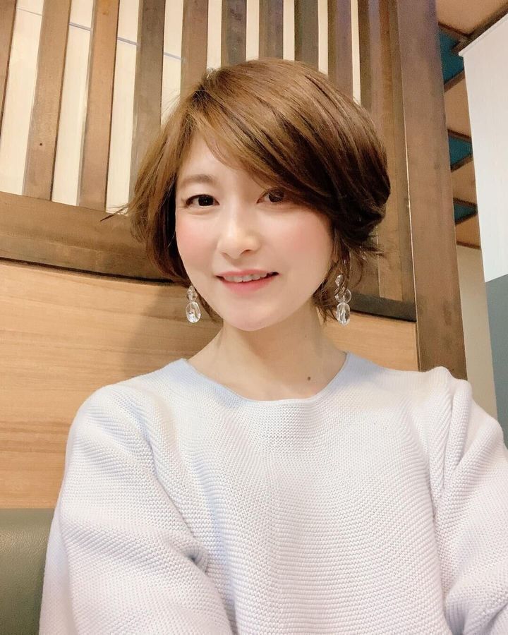 40代女性に似合うふんわりショートヘアスタイル!明るめカラーで気分も上がる!