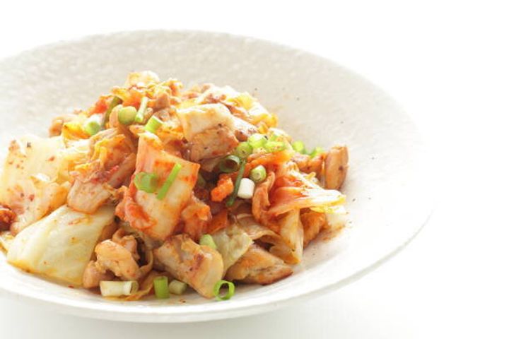 韓国料理、鶏肉、キャベツを鶏肉で炒め