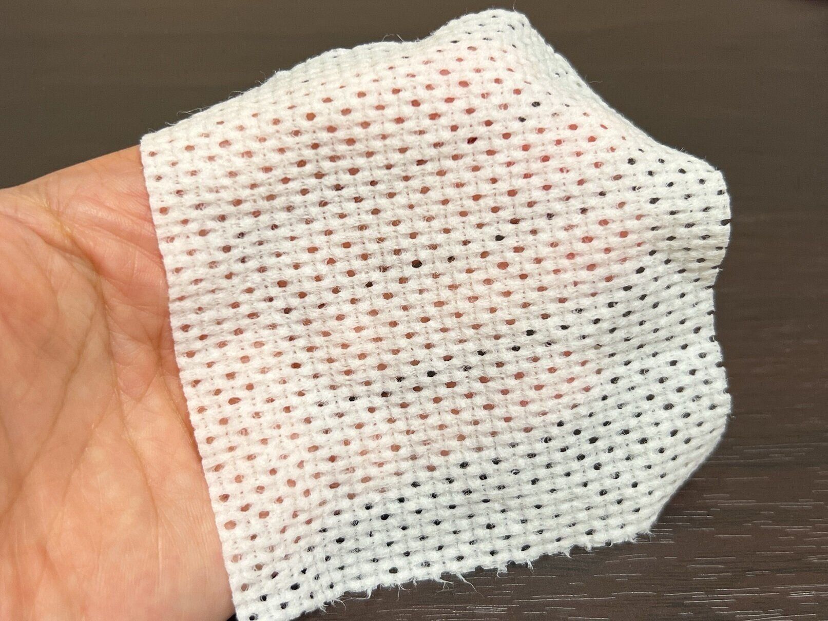 品切れが続いていたダイソーの人気商品「ミラクルキッチンワイプス」とは!?