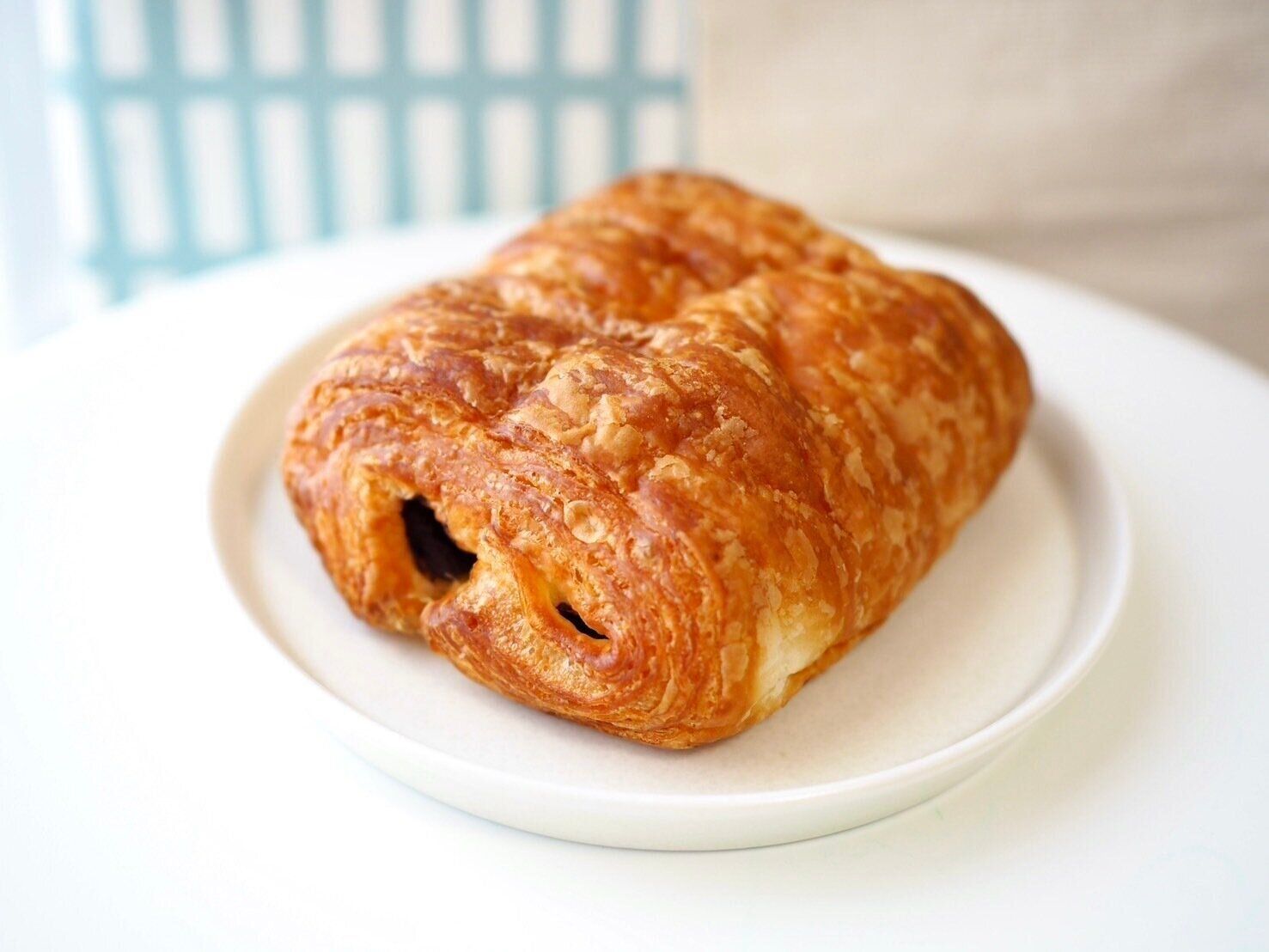 シャトレーゼ「フランス産発酵バターのパン・オ・ショコラ」商品写真