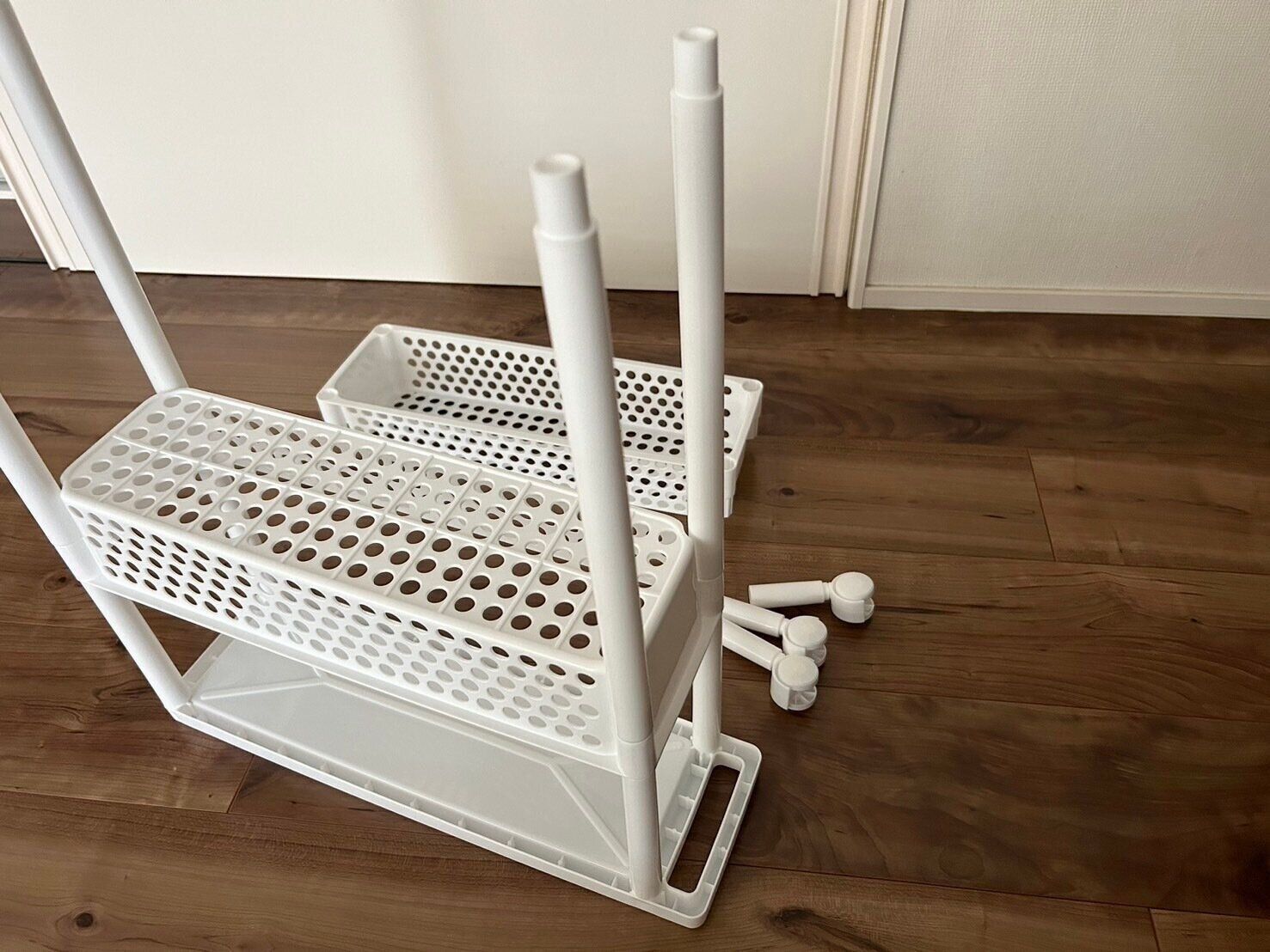 【ダイソー】550円だけど買い！プロもおすすめのスッキリ隙間収納が叶う優秀アイテムを発見