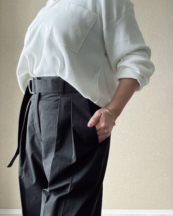 GU ベルテッドワイドパンツ