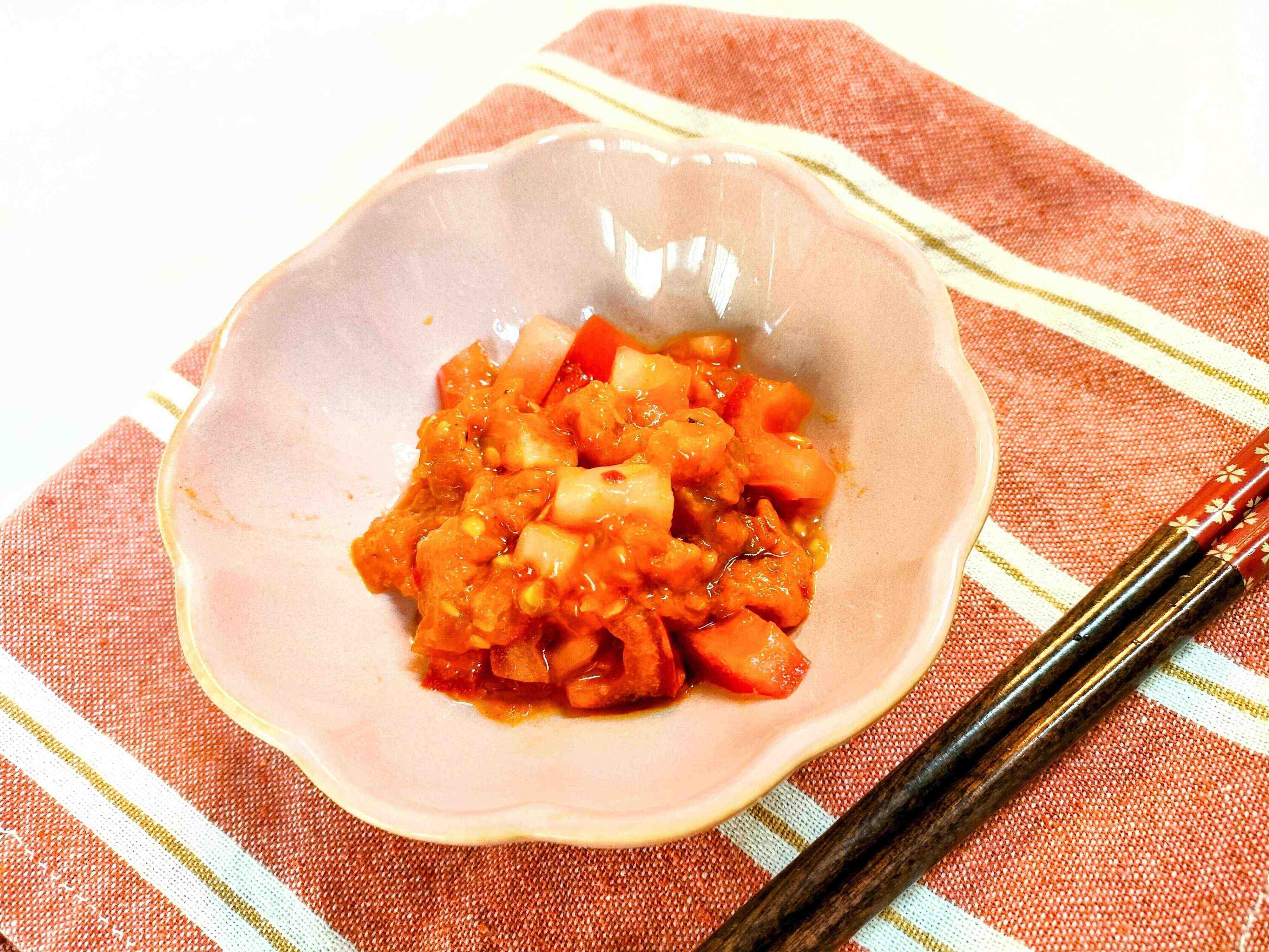 トマトとぶりのユッケ