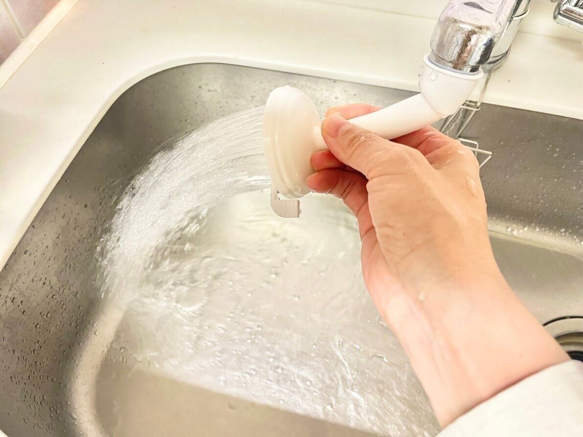 シャワーの首が自由に動かせる