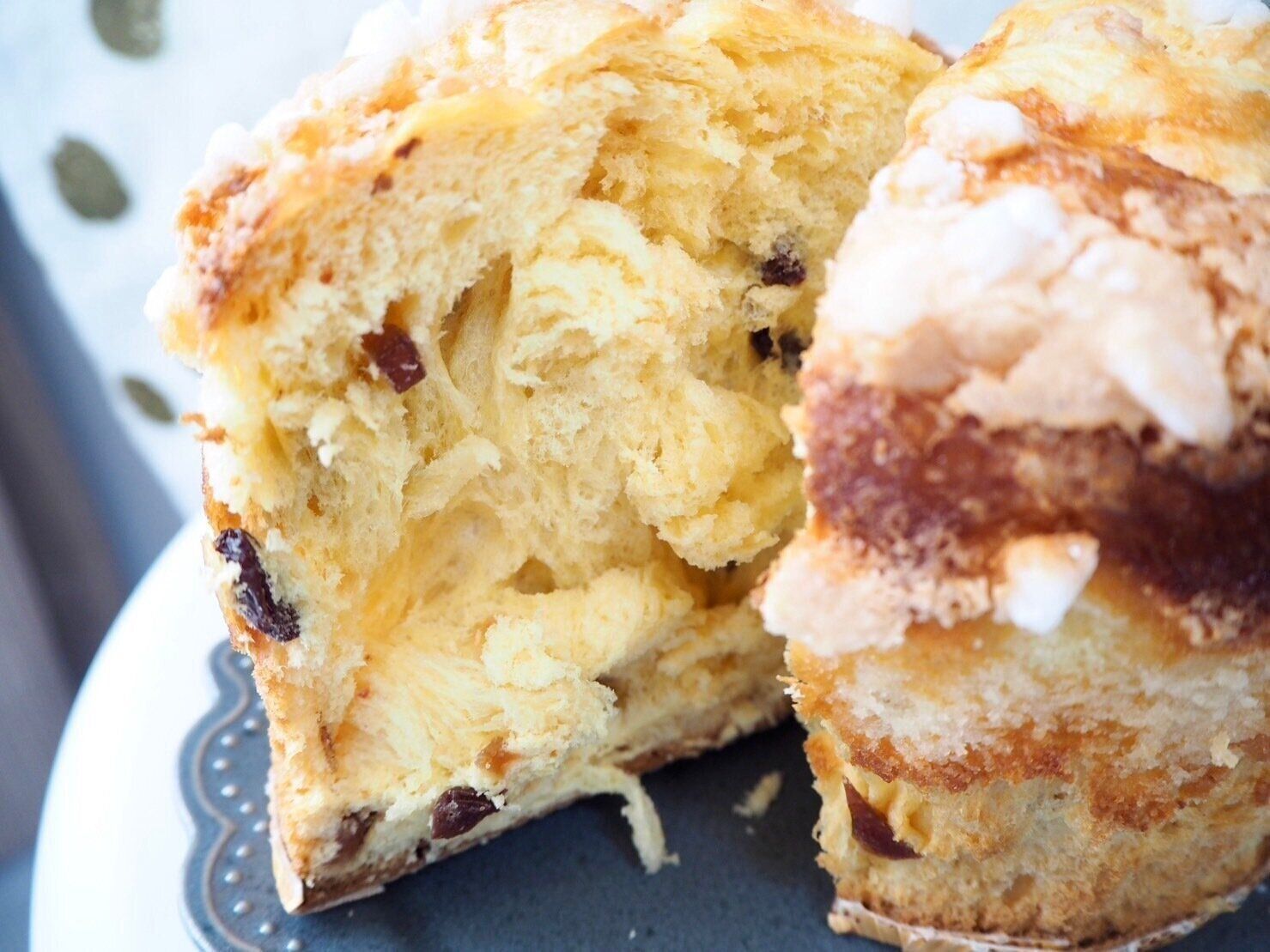 シャトレーゼ「Xmasパネトーネ」断面写真