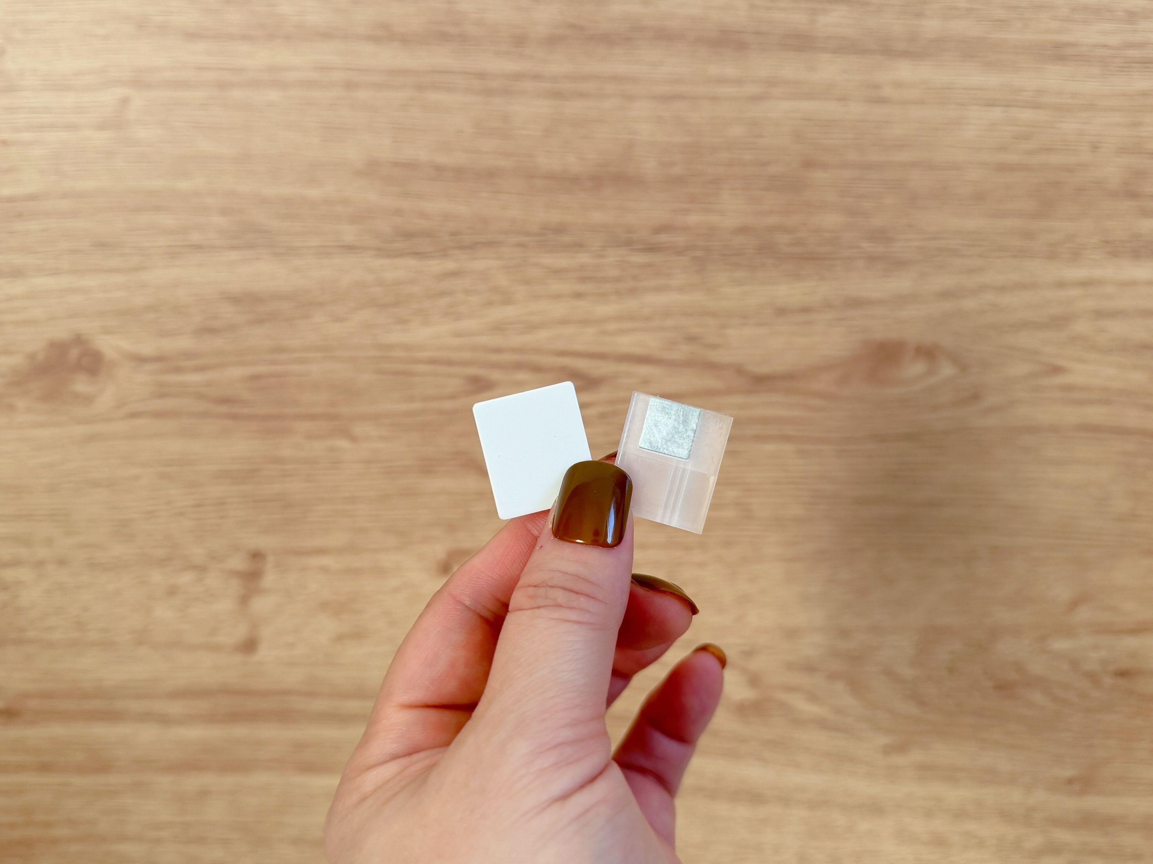 飛ぶように売れてる【セリア】「カーテンまわりをすっきりさせてくれる！」超優秀人気グッズ3選