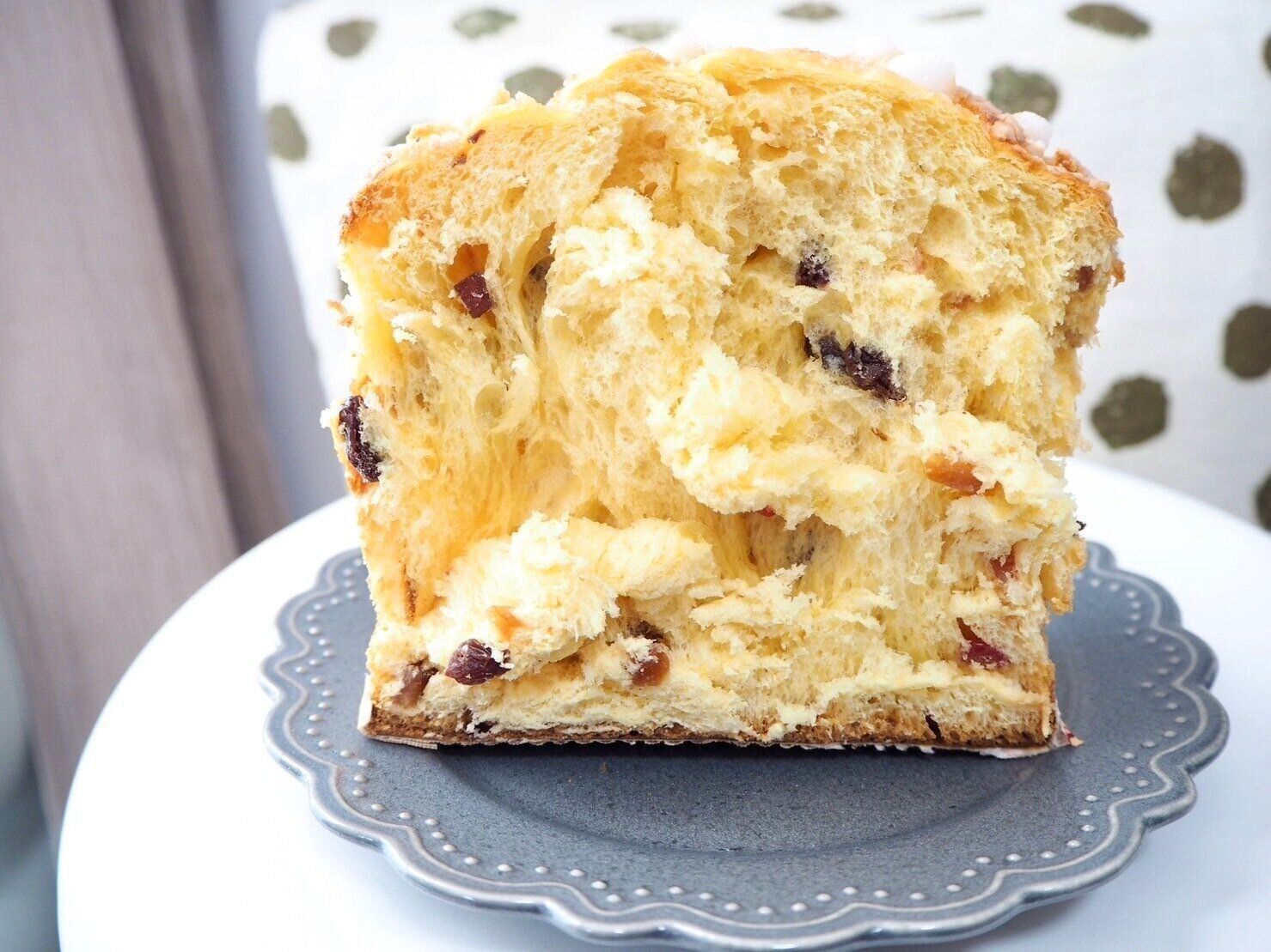 シャトレーゼ「Xmasパネトーネ」断面写真