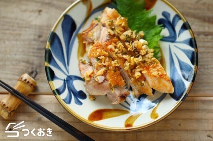 しょうが入り香味だれの蒸し焼きチキン